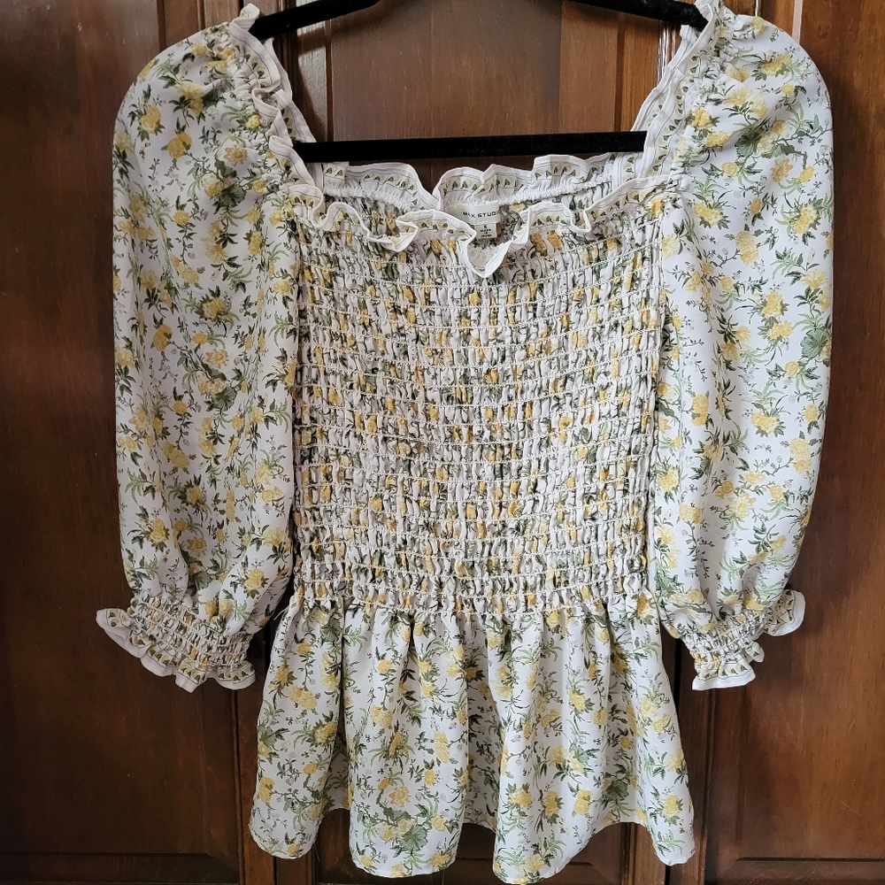 Max Studio white and yellow floral rouched blouse small